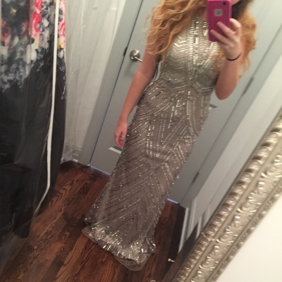 Prom dress - Picture 1 of 3